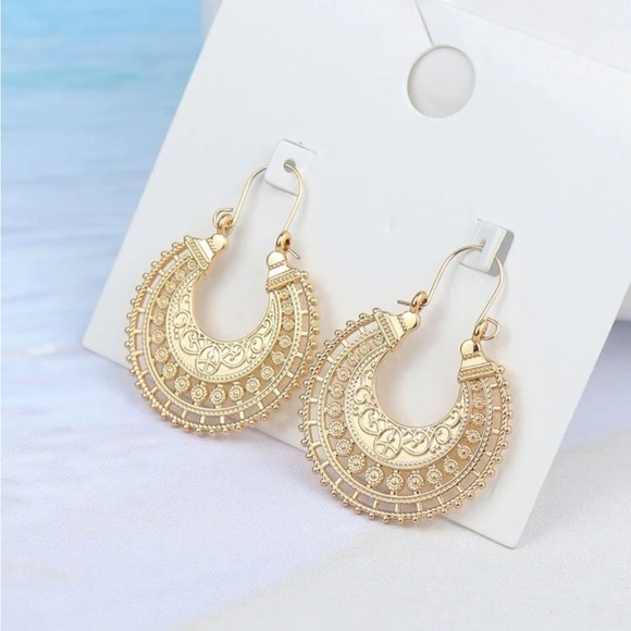 🌟2/$30🌟Boho Earrings / Antique Gold Mandala earrings/ Bohemian flower ea… - Picture 3 of 9